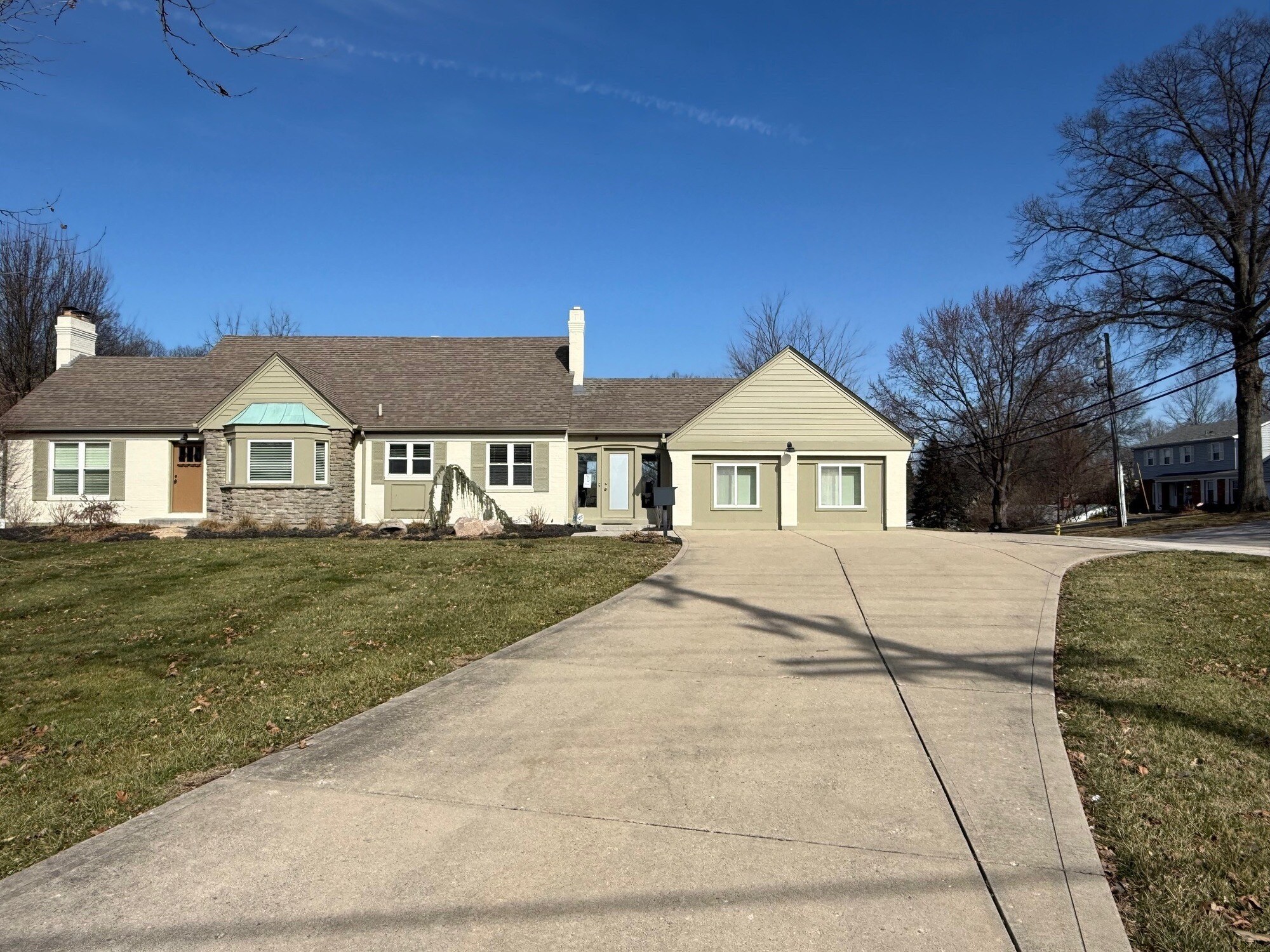 7250 Beechmont Ave, Cincinnati, OH for lease Primary Photo- Image 1 of 4