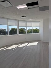 500 N Dixie Hwy, Hallandale Beach, FL à louer Photo intérieure- Image 2 de 3