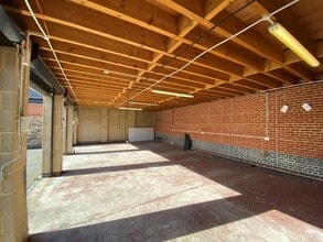 9 South Primrose Hl, Chelmsford for lease Interior Photo- Image 2 of 2