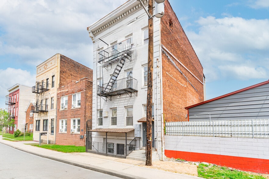 204 Parkhurst St, Newark, NJ for sale - Building Photo - Image 2 of 30