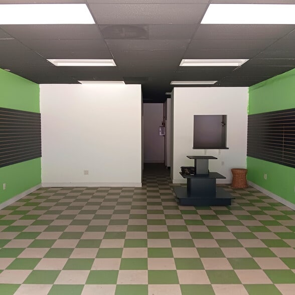 1001 S Broadway, Los Angeles, CA for lease - Interior Photo - Image 1 of 14