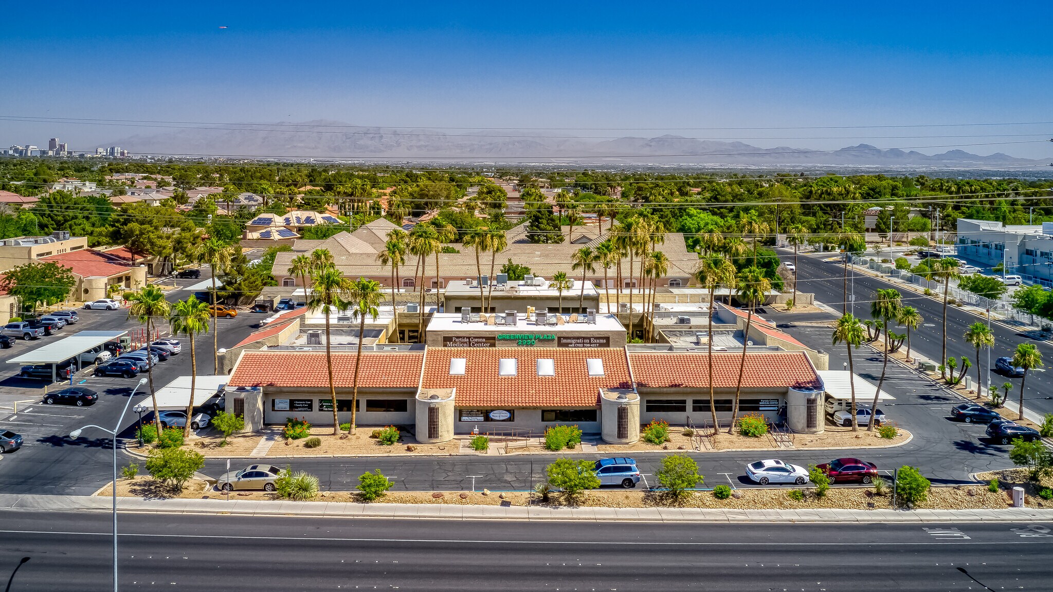2950 E Flamingo Rd, Las Vegas, NV à louer Photo du bâtiment- Image 1 de 21