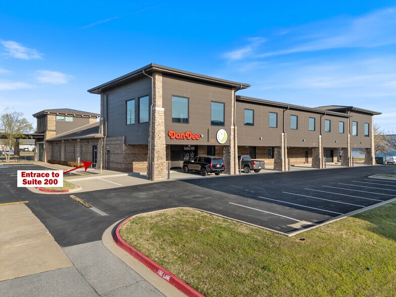 2701 SE J St, Bentonville, AR à louer - Photo du bâtiment - Image 3 de 27