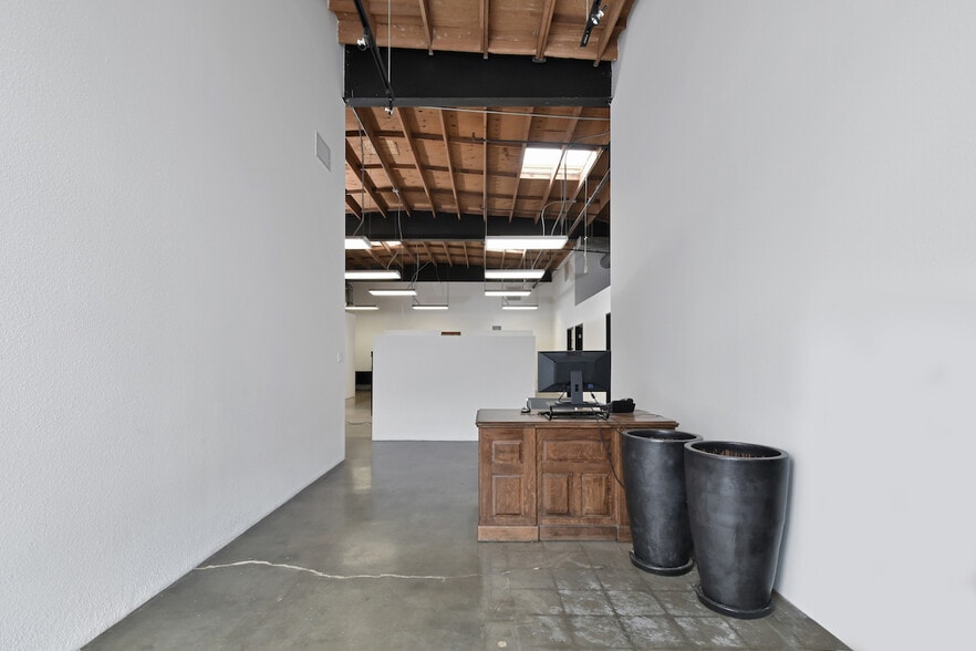 1738-1740 Cordova St, Los Angeles, CA for lease - Building Photo - Image 2 of 24
