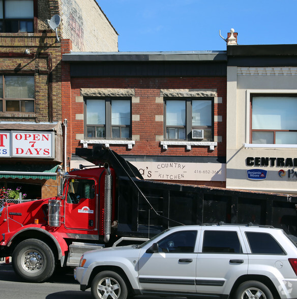 1108 St Clair Ave W, Toronto, ON à vendre - Photo principale - Image 1 de 2