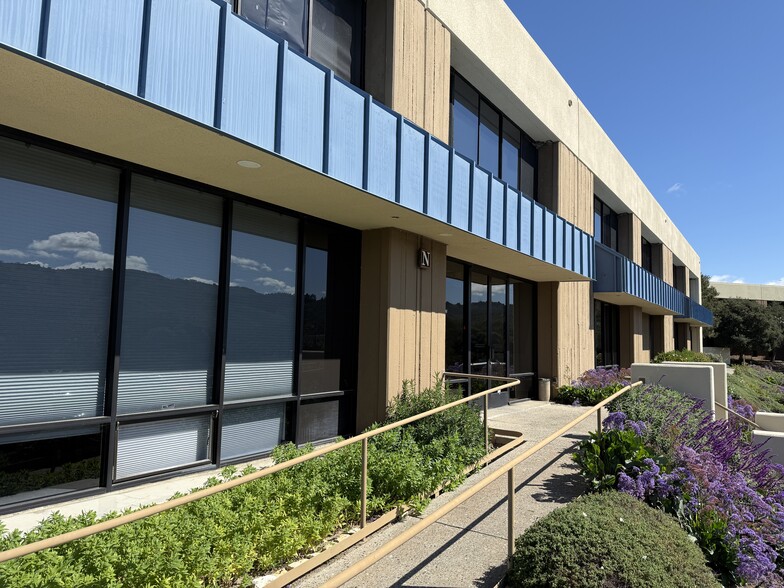 5 Harris Ct, Monterey, CA for lease - Building Photo - Image 2 of 4