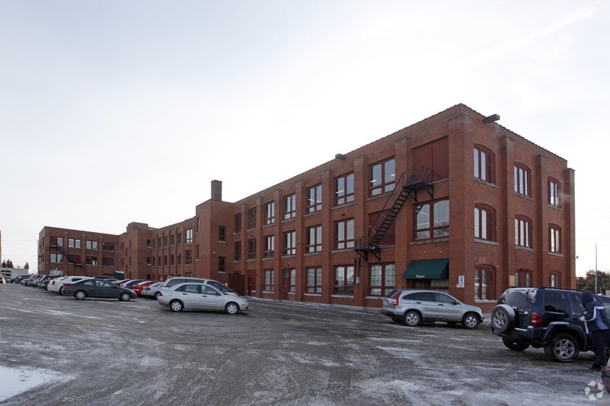 57 Mill St, Brampton, ON à louer - Photo du bâtiment - Image 3 de 3