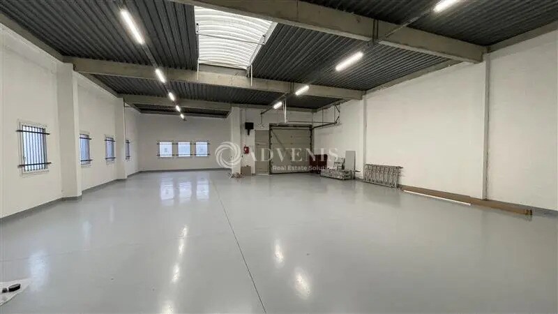 Flex in Lognes for lease Building Photo- Image 1 of 9