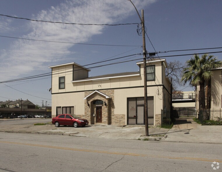 2110 Chenevert St, Houston, TX à louer - Photo du bâtiment - Image 2 de 33