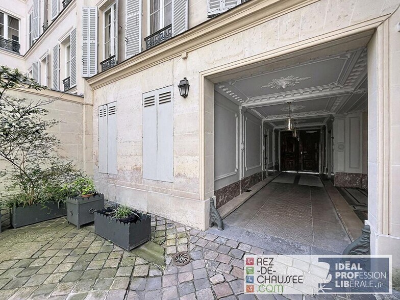 Bureau dans Paris à vendre - Photo du bâtiment - Image 3 de 7