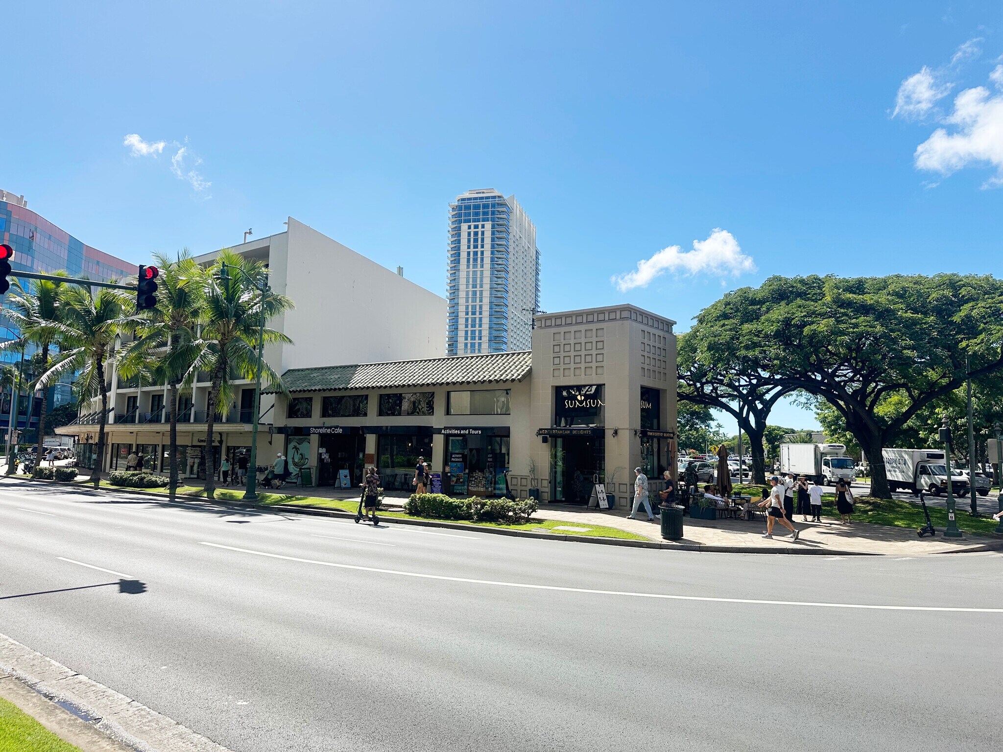 2113 Kalakaua Ave, Honolulu, HI à louer Photo du bâtiment- Image 1 de 4