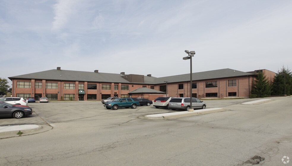 735 N Perryville Rd, Rockford, IL à louer - Photo du bâtiment - Image 3 de 3