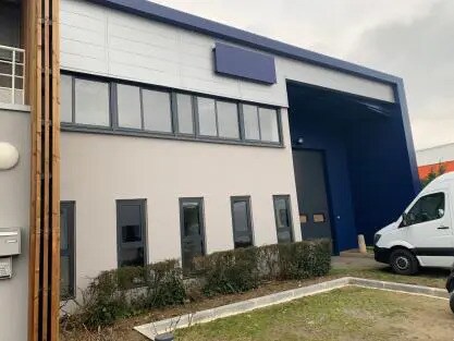 Industriel dans SAINT-OUEN-L'AUMONE à louer - Photo du bâtiment - Image 2 de 19