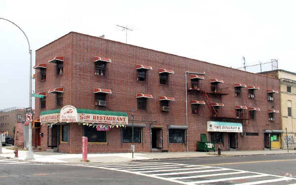 135 Lorimer St, Brooklyn, NY à louer Photo principale- Image 1 de 11