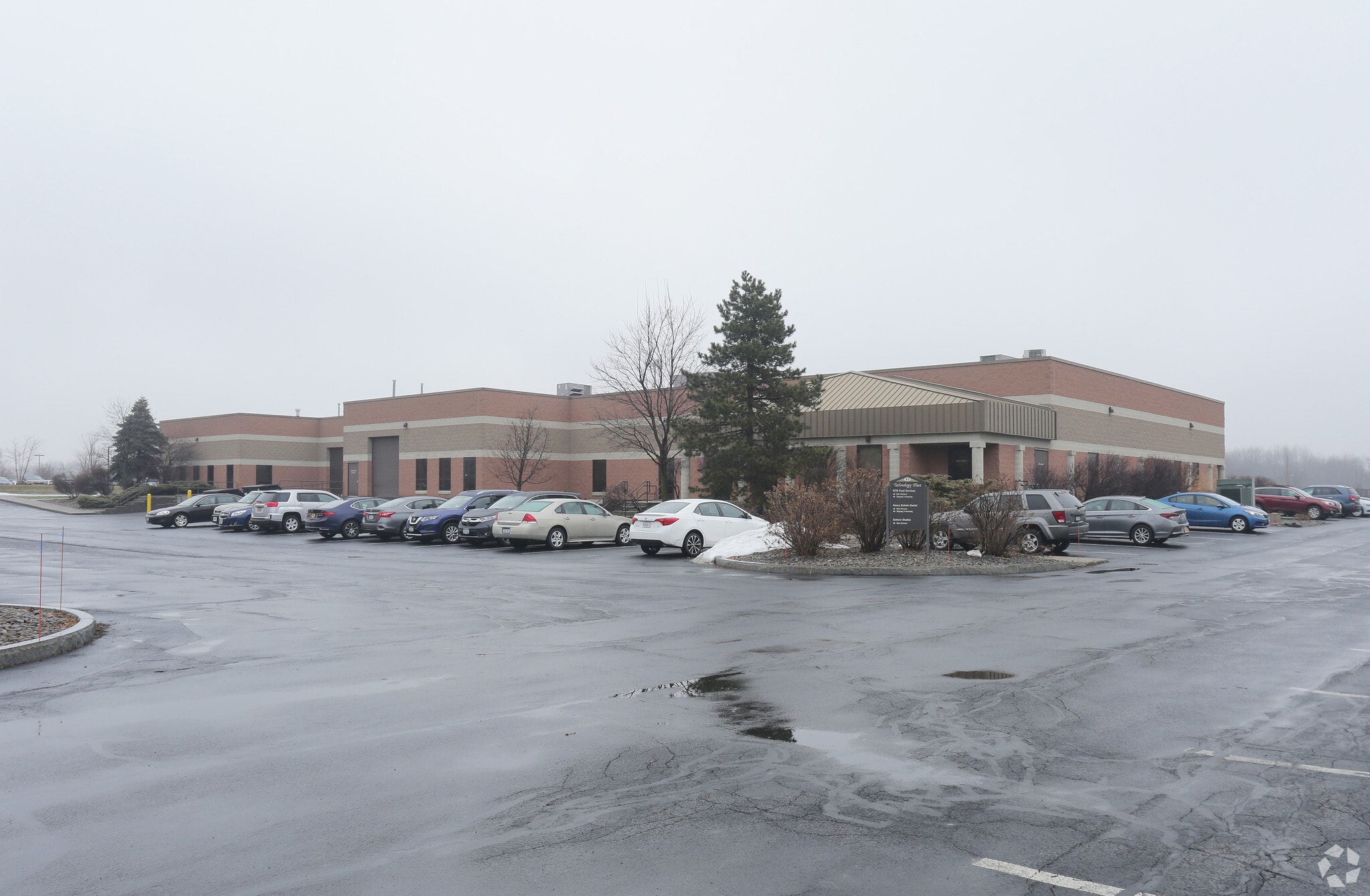 17 Technology Pl, East Syracuse, NY for lease Primary Photo- Image 1 of 36