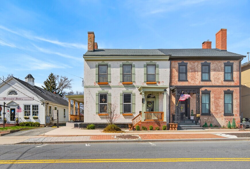 22 S Main St, Allentown, NJ à vendre - Photo du bâtiment - Image 1 de 45