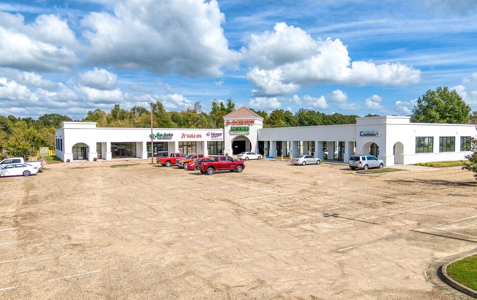 6363 Main St, Zachary, LA à louer - Photo du bâtiment - Image 2 de 23