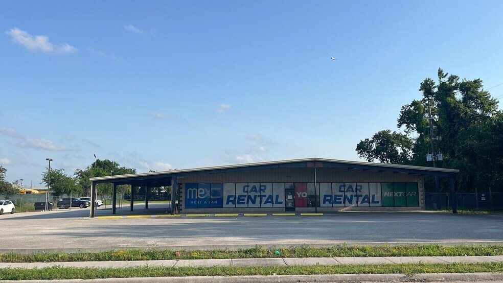 3200 Greens Rd, Houston, TX à louer - Photo du bâtiment - Image 2 de 8