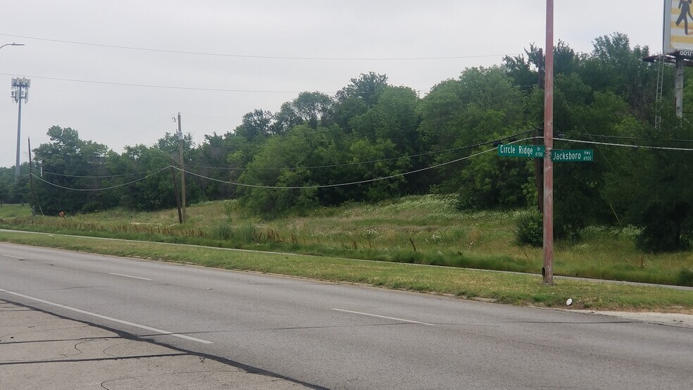 2332 Beverly Hills Dr, Fort Worth, TX à vendre - Photo du bâtiment - Image 2 de 9