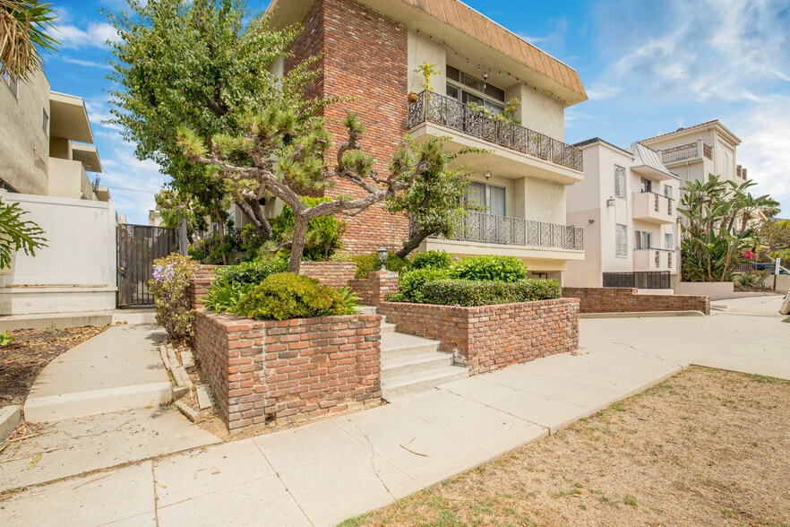 11733 Mayfield Ave, Los Angeles, CA for sale - Building Photo - Image 3 of 33