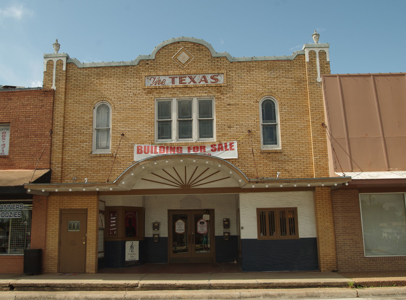 223 Main St, Sealy, TX à louer - Photo principale - Image 1 de 3