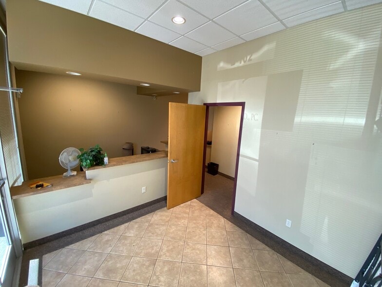 1972 E Baseline Rd, Tempe, AZ for lease - Interior Photo - Image 3 of 7