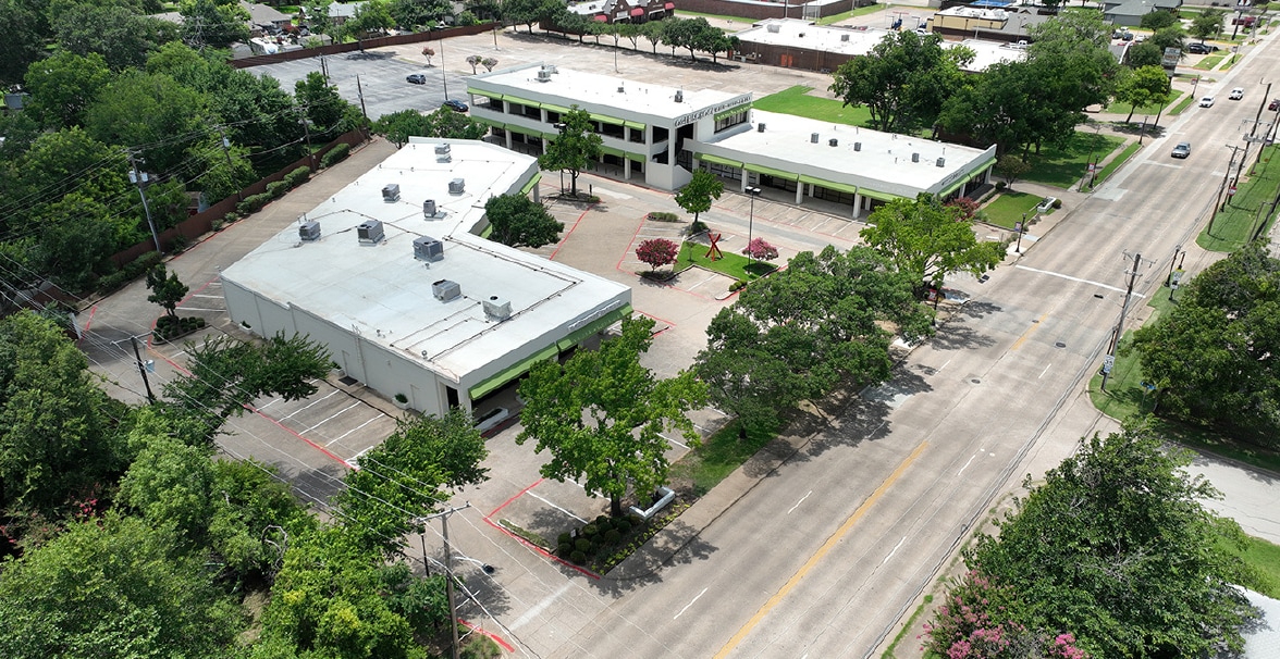 Ogle Properties L.P. portefeuille de 3 propriétés à vendre sur LoopNet.ca Photo principale- Image 1 de 8