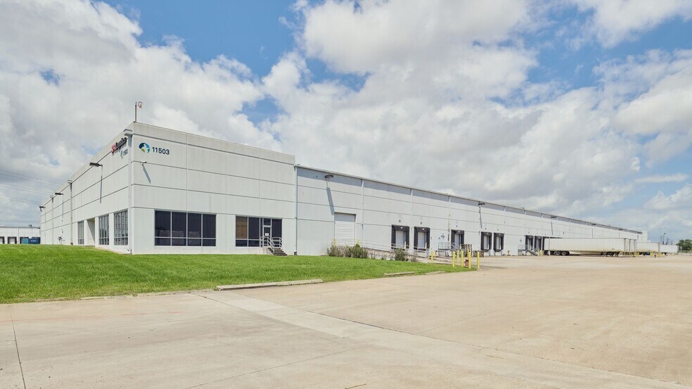 11503 Highway 225, La Porte, TX à louer - Photo du bâtiment - Image 1 de 2