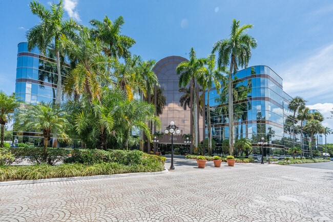 Plus de détails pour 2500 N Military Trl, Boca Raton, FL - Bureau à louer