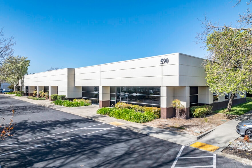 590 Menlo Dr, Rocklin, CA for lease - Building Photo - Image 1 of 7