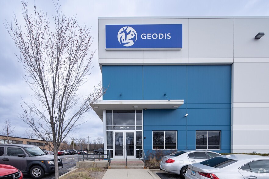 2000 Arthur Ave, Elk Grove Village, IL for lease - Building Photo - Image 2 of 8