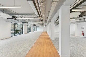 Office in Boulogne-Billancourt for lease Interior Photo- Image 1 of 1