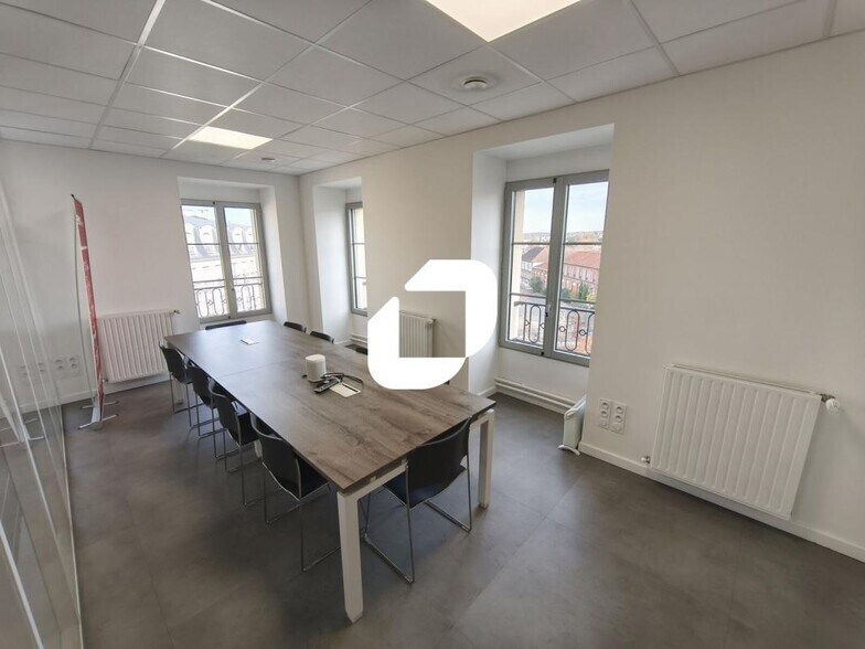 Multifamily in Le Raincy for sale - Interior Photo - Image 3 of 5