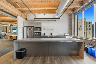 225 W Ohio St, Chicago, IL à louer Photo intérieure- Image 2 de 12