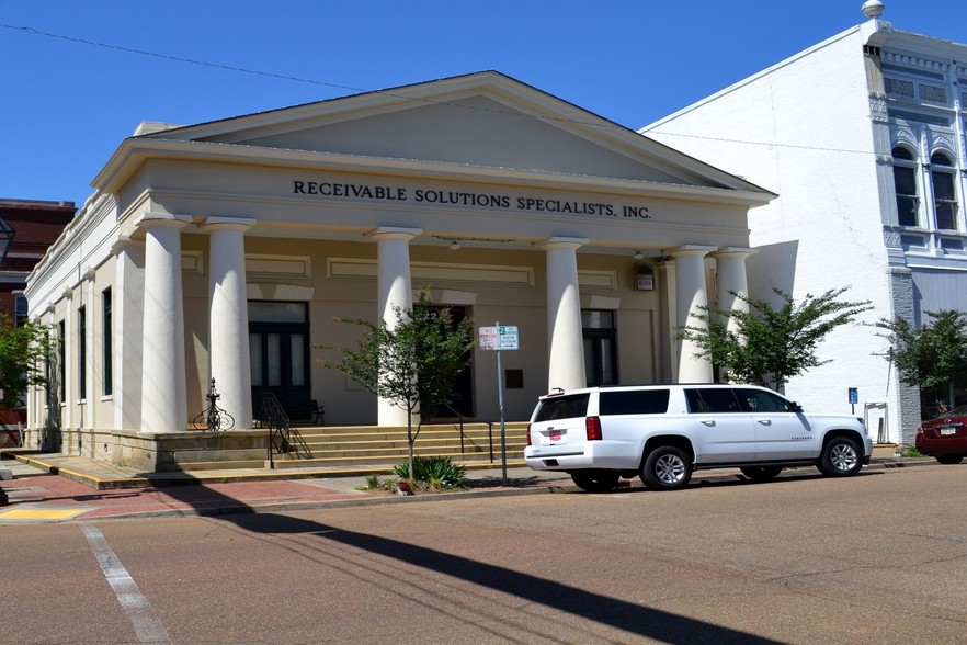 422 Main St, Natchez, MS for sale - Primary Photo - Image 1 of 1