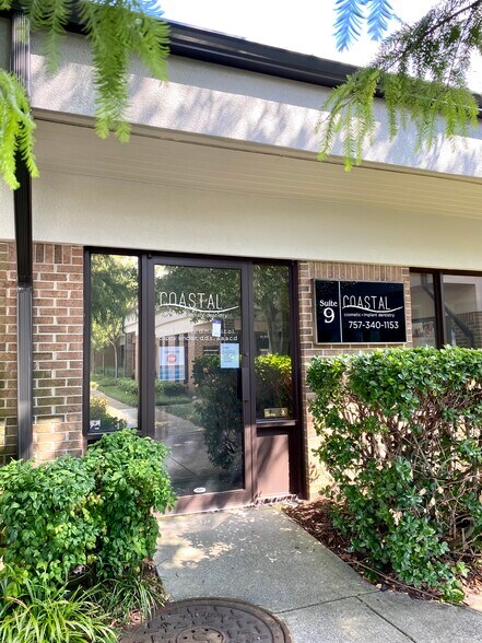 240 Mustang Trl, Virginia Beach, VA à louer - Photo du bâtiment - Image 3 de 3