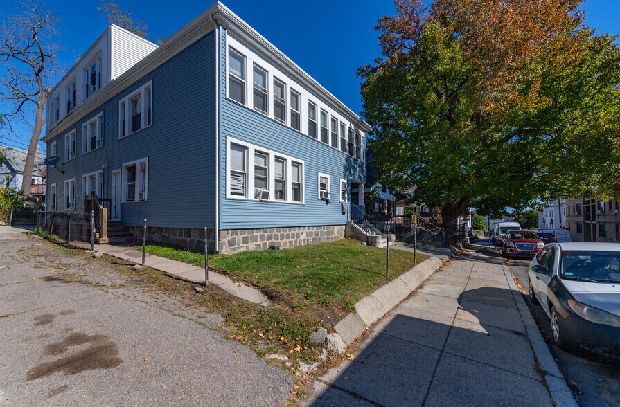 35 Bradshaw St, Dorchester, MA à vendre - Photo du bâtiment - Image 3 de 32