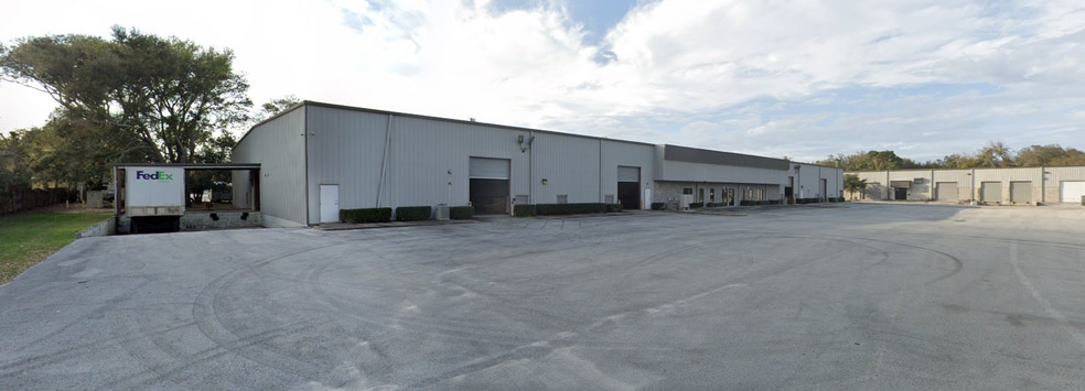 6237 Edgewater Dr, Orlando, FL for lease - Building Photo - Image 2 of 6