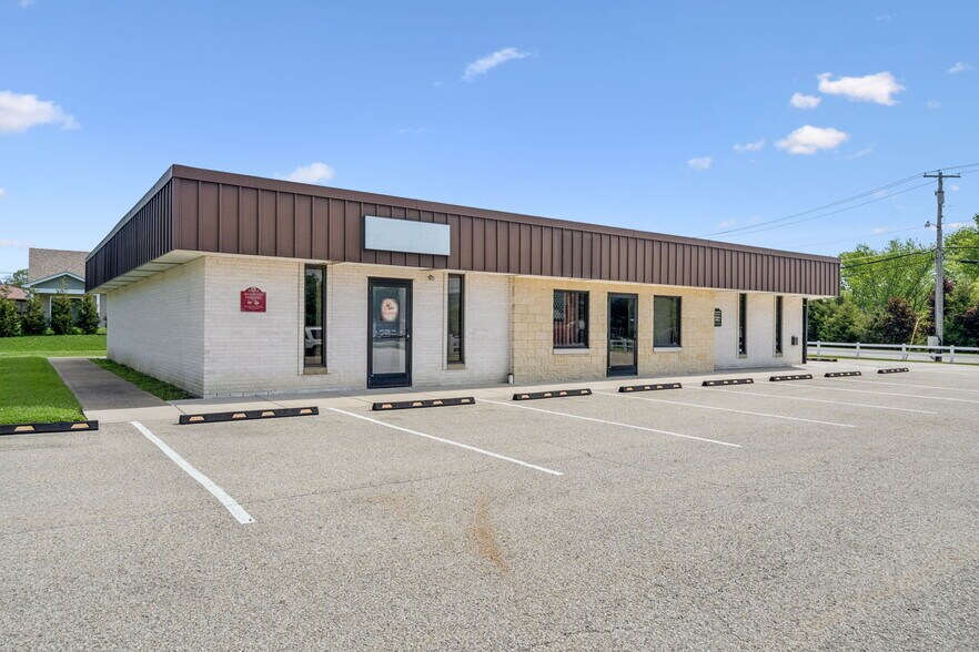 1322 Monastery Dr, Latrobe, PA for sale - Building Photo - Image 2 of 22