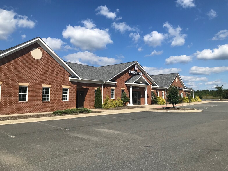 11073 Colonel Armistead Dr, Ruther Glen, VA for lease - Building Photo - Image 1 of 18