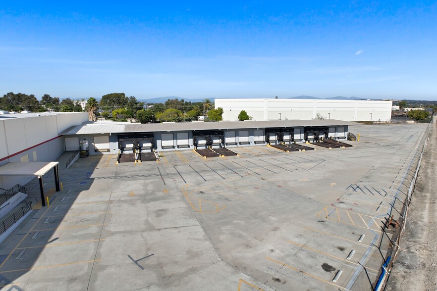 5650 Dolly Ave, Buena Park, CA for lease - Building Photo - Image 3 of 5