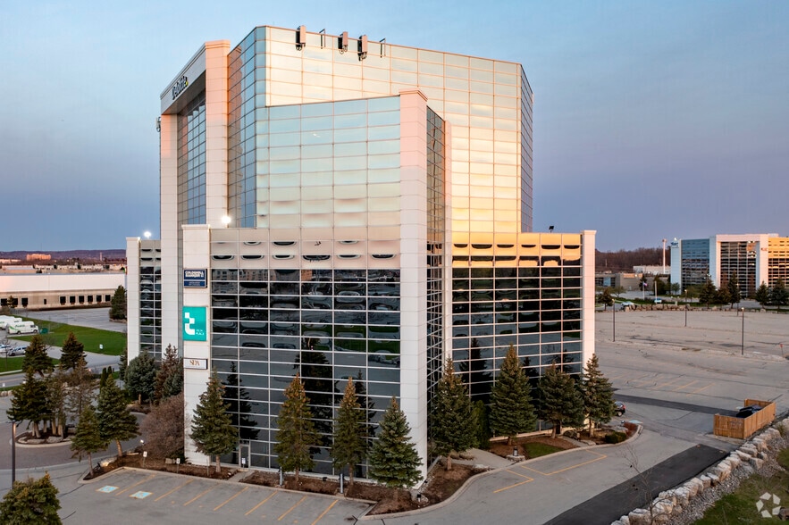 5500 N Service Rd, Burlington, ON for lease - Building Photo - Image 3 of 47