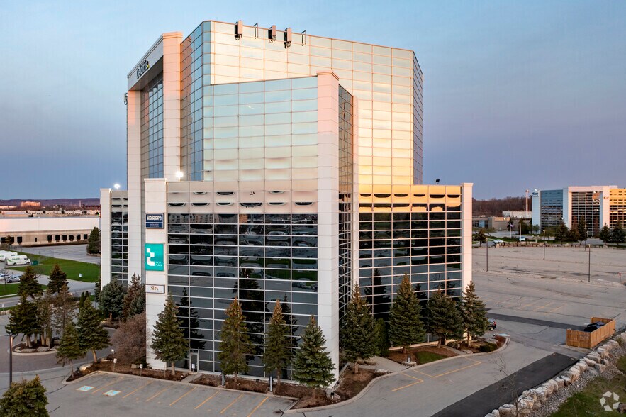 5500 N Service Rd, Burlington, ON à louer - Photo du bâtiment - Image 3 de 49