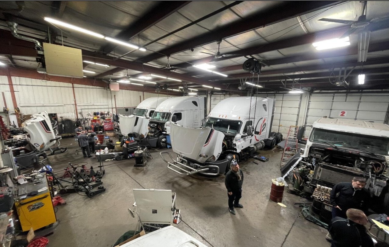 8 Prosper Ct, Lake In The Hills, IL à louer Photo intérieure- Image 1 de 2