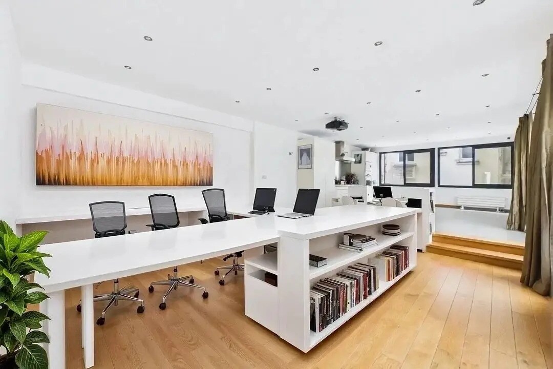 Office in Paris for sale Interior Photo- Image 1 of 4