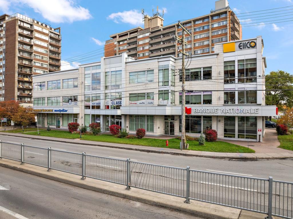 150 Boul De La Côte-Vertu, Saint-Laurent, QC for lease Primary Photo- Image 1 of 6