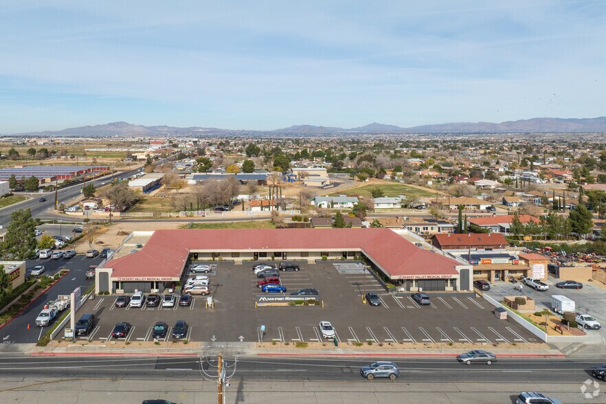 17450 Main St, Hesperia, CA à louer - Photo du bâtiment - Image 2 de 4