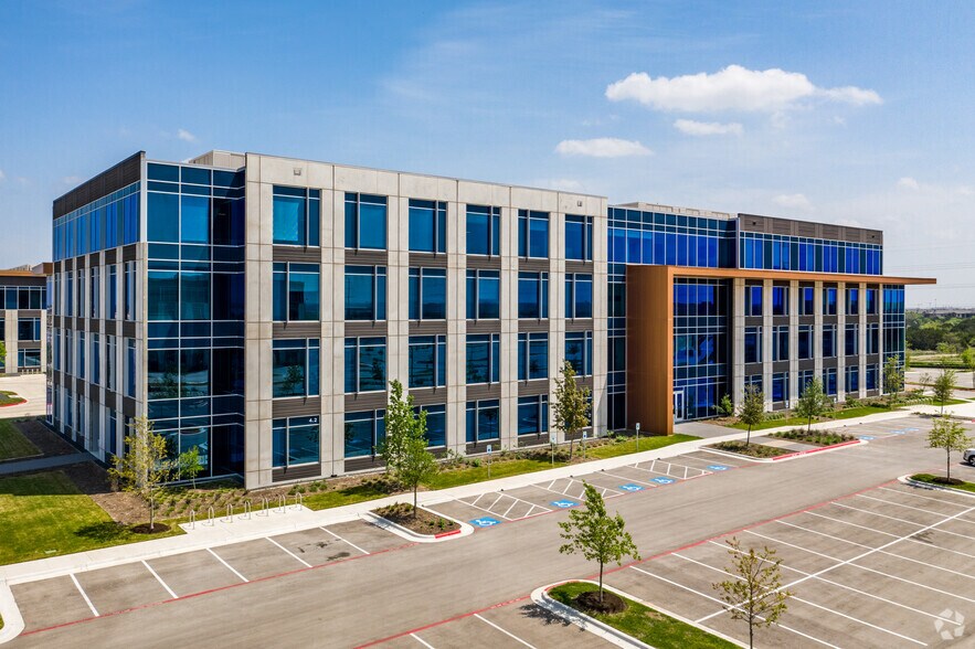 13929 Center Lake Dr, Austin, TX à louer - Photo du bâtiment - Image 2 de 2