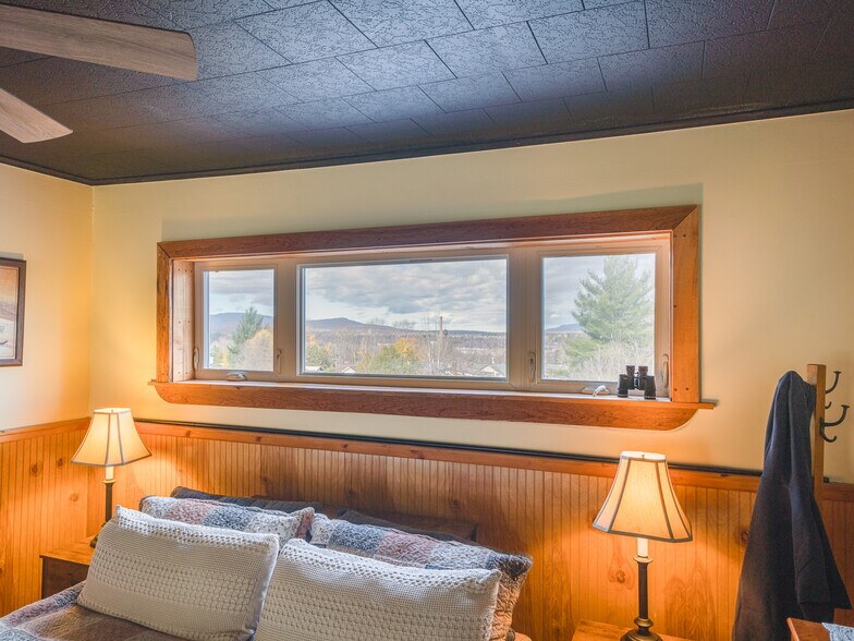233 Park St, Tupper Lake, NY à vendre - Photo du bâtiment - Image 3 de 46