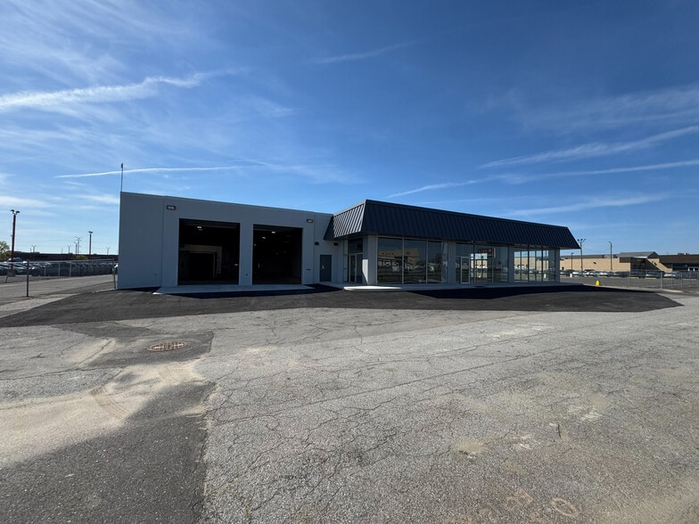 6717 Essington Ave, Philadelphia, PA for lease - Building Photo - Image 3 of 14